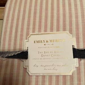 Emily & Meritt Pottery Barn King Duvet & Set Of 3 Shams